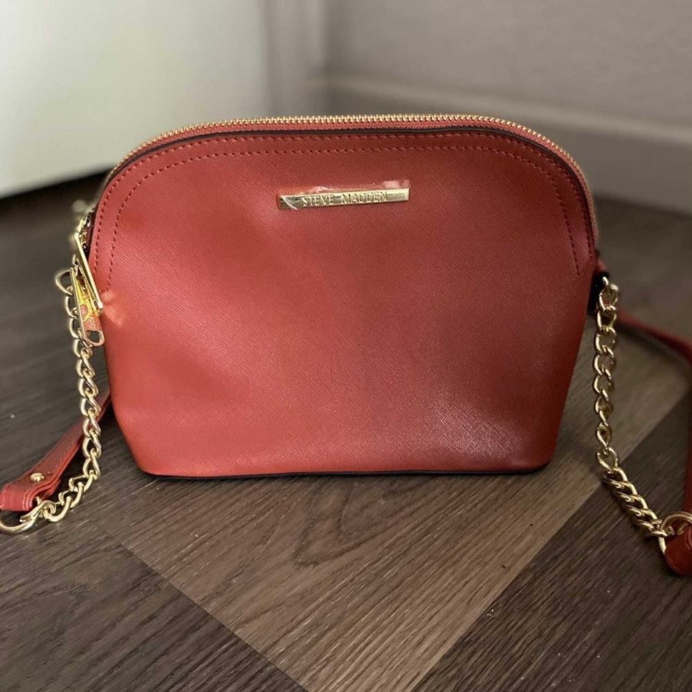 Steve Madden Brick Crossbody Bag with Gold Chain